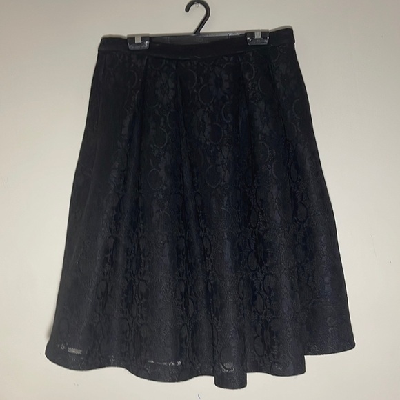 NWT Karl Lagerfeld Black Lace Midi Skirt with Pockets - Picture 2 of 6